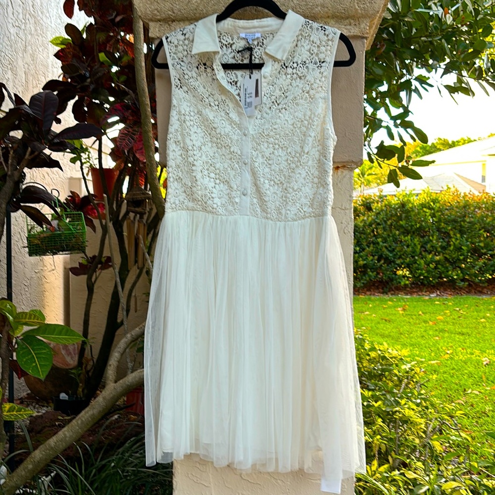 Brigitte  Bardot NWT romantic size 3 ecru  lace dress.👗 beautiful